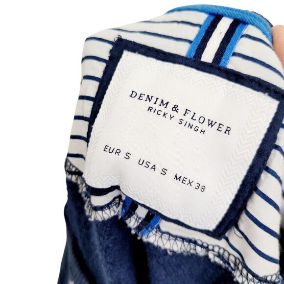 2/$20 Denim & Flower Ricky Singh Crewneck Navy Blue Sweatshirt Top Size: Small - Picture 9 of 9